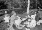  Photo of Cecilia and fam 1931, Vanadislunden.jpg